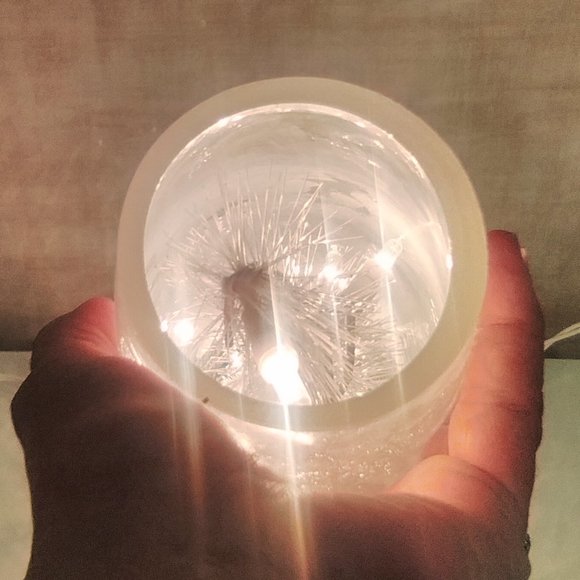 Stony Creek Hydrangea & Butterfly Light - Picture 7 of 11